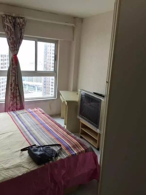 花5000改造ins风出租屋,上海一个改造出租屋loft的女孩