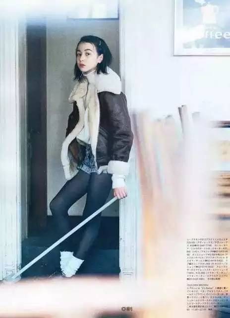 人见人爱！这个BOY风少女有点cool！