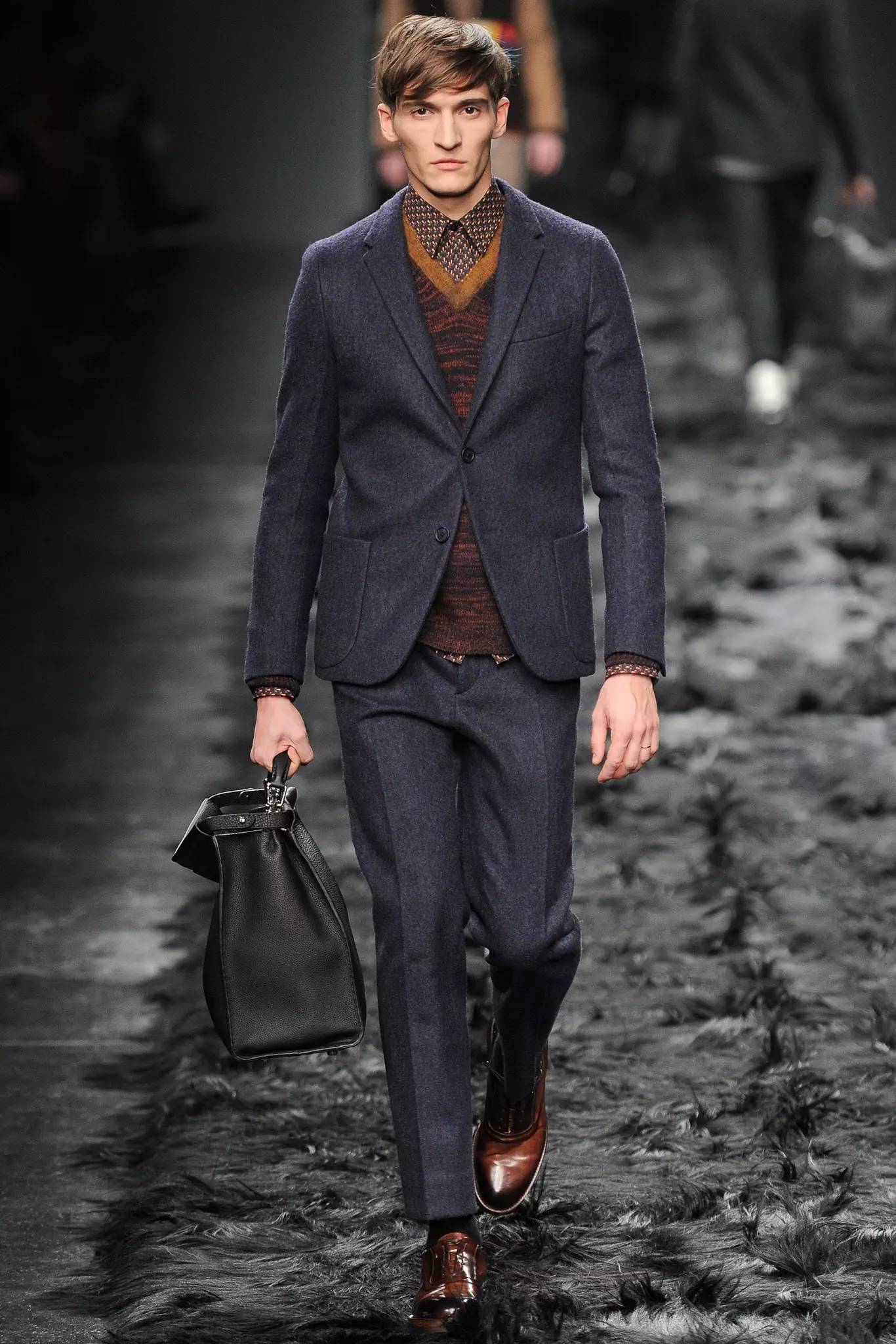 一款包包用了很多年还是无可替代,一个包能用一辈子的牛皮品牌