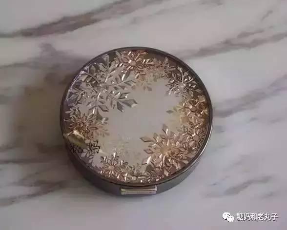 夏天用什么粉饼不脱妆,轻薄补妆粉饼推荐