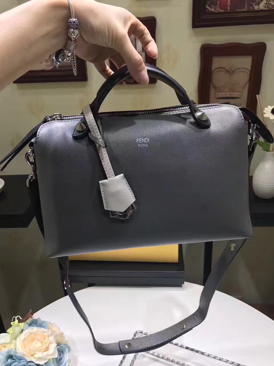 fendi包包大中小,fendi包经典款