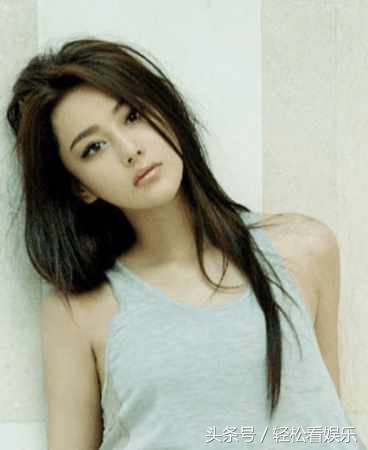 她是娱乐圈的话题女王，出道多年都不红，今凭一个角色红遍全国