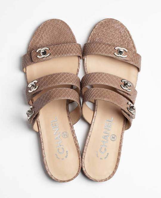 香奈儿2023凉鞋多少钱,香奈儿珍珠凉鞋多少钱