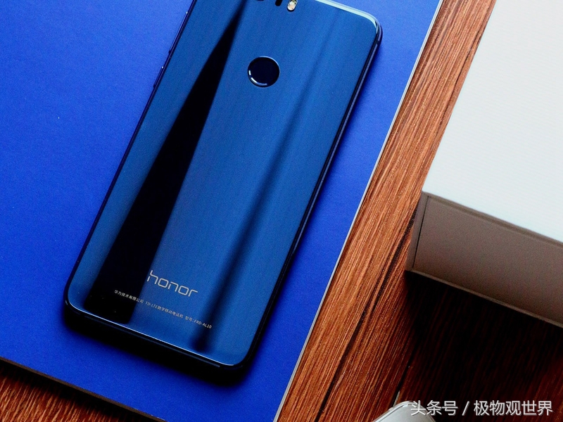 最美荣耀手机,荣耀8金色照片
