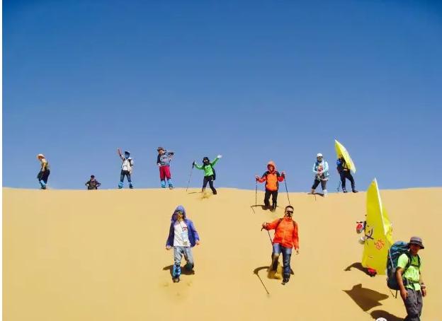 爱不爱她，都要带她库不齐沙漠暴走（图片整理）