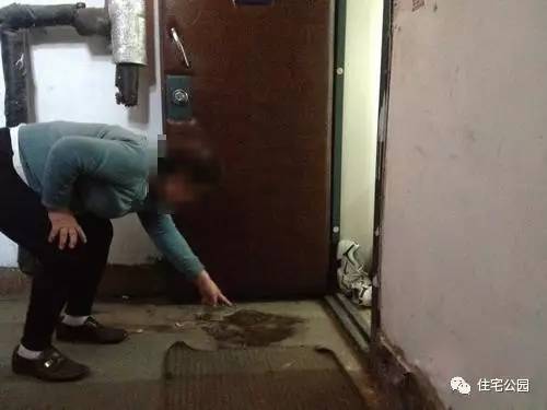 地面返潮防水彻底解决方法,平房地面返潮解决妙招