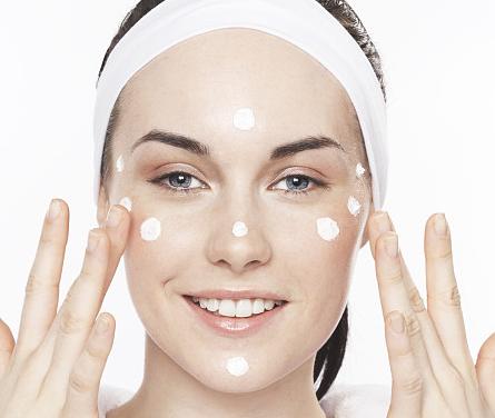 洗面奶什么时候洁面最合适,怎样用洗面奶才有效