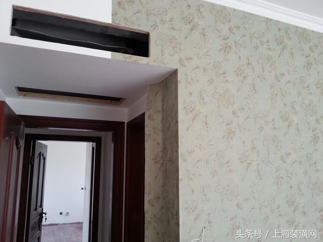 墙纸大面积脱胶翘边怎么修复,原来墙纸