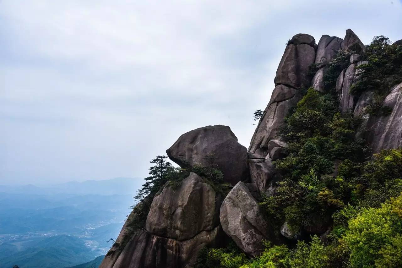 北石：江西上饶灵山告诉我，原来石头也可以一柱擎天！