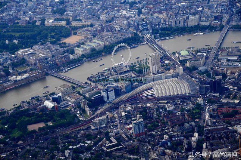 男子踩飞行板飞越英吉利海峡,法国飞人23分钟飞越英吉利海峡