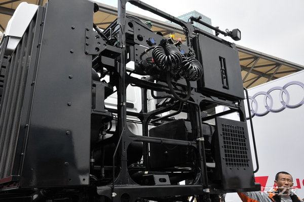 世界上最大的大件牵引运输车,德国曼tgx大件牵引车