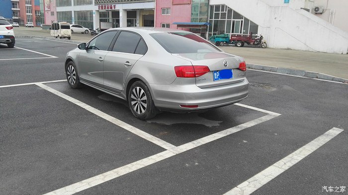 17款大众速腾豪华版驾车感受,18款速腾白色雅士银对比