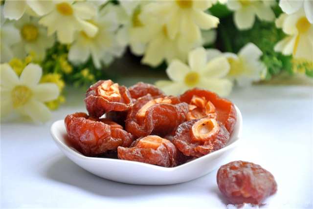 这种水果救过曹孟德以酸著称，药食两用，营养丰富还可治病！