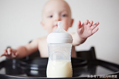 宝宝厌奶怎么办？6个方法教你巧应对！