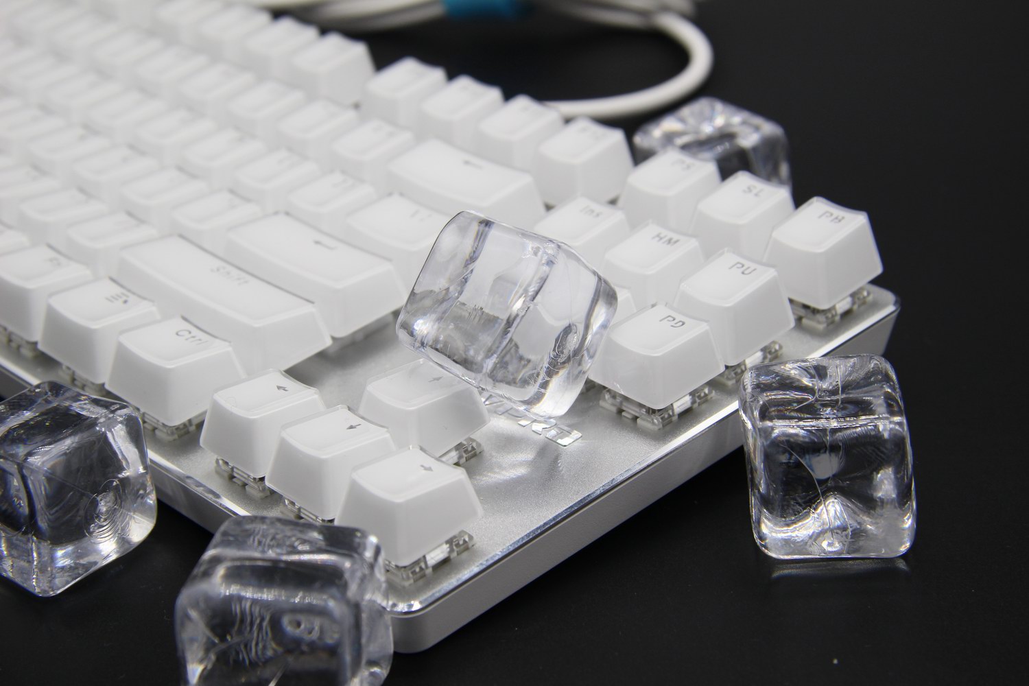 雷柏v500s冰晶版怎么样,雷柏v500s键盘测评