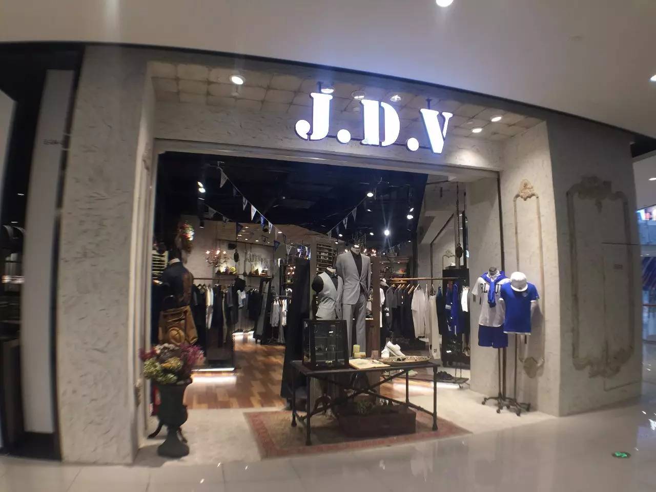 上海来福士是什么商场,魔都上海长宁来福士