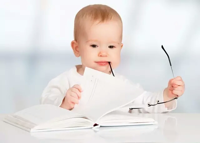 给孩子读绘本孩子不按绘本读,给宝宝读绘本宝宝不听