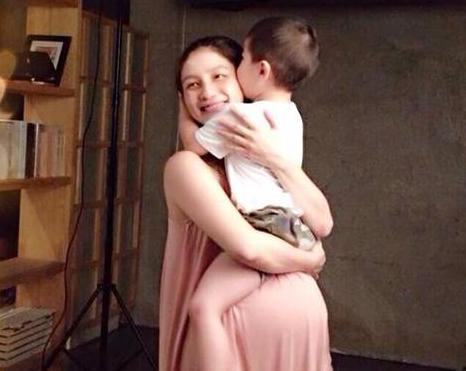 baby的大肚照很温馨,另一对明星夫妇大肚照遭网友喷口水