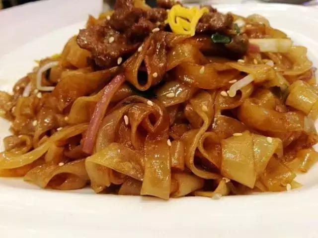 早餐店的LV：28元的油条，11元的豆浆（我不会点第二次了）