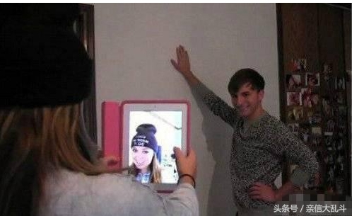 别以为站那么远就射不着你,真是浪费一桶酒