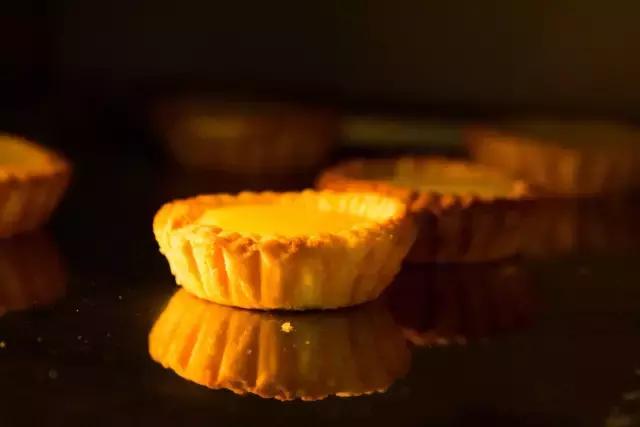 一年狂卖300万个！排队人数可以绕地球3圈！这酥皮蛋挞厉害了