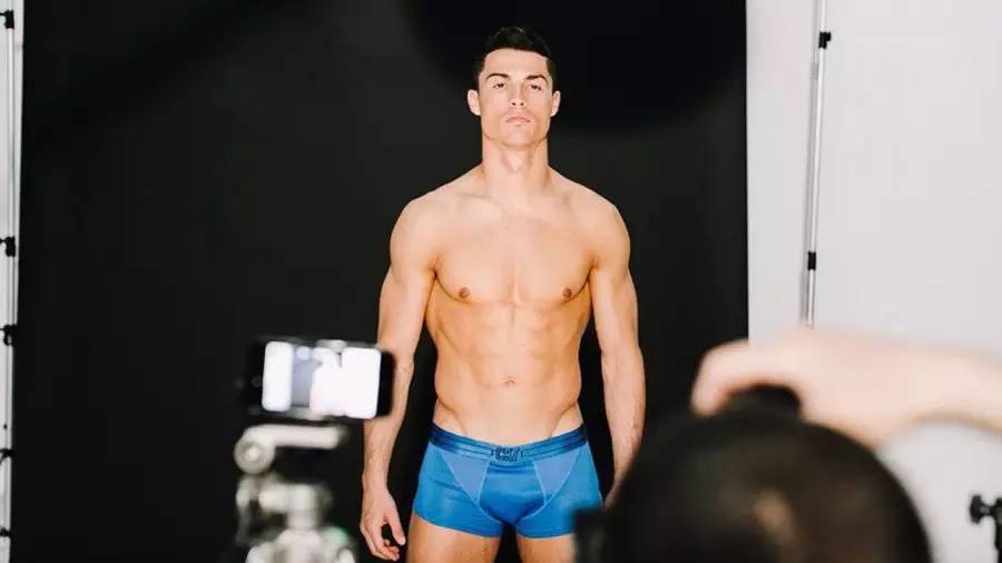 踢球时怎么装逼,足球教练教你怎么踢球