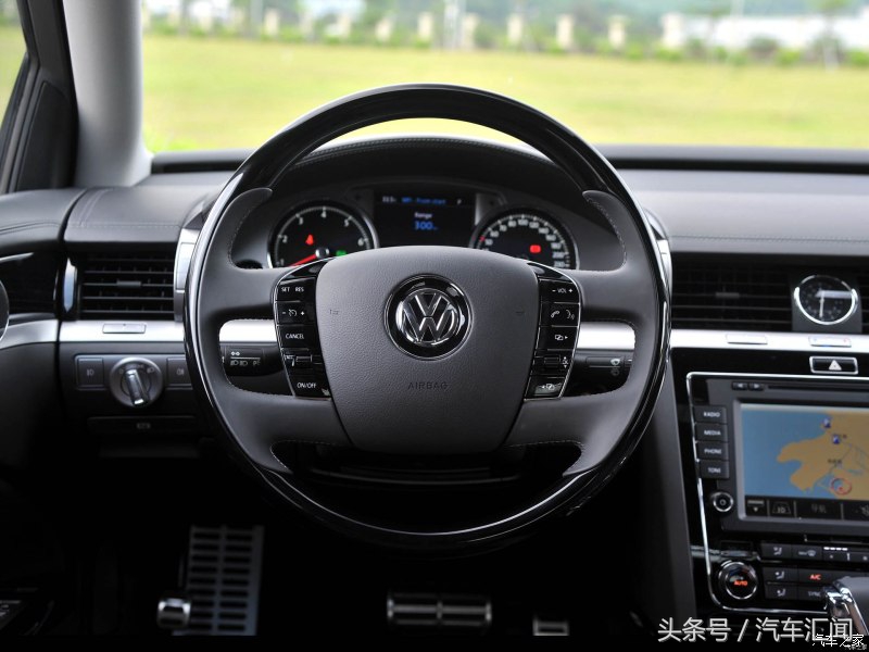 撞了车还嚣张的人,撞车逃逸还嚣张