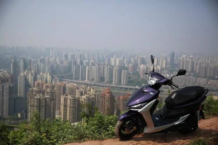 林海国四巧格踏板车测评,林海格格电喷踏板