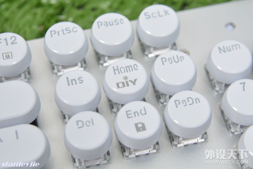 腹灵光轴机械键盘怎么样,红轴104机械键盘测评