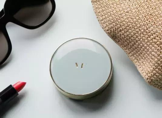 前方萌物来袭！今年最in的“口红包”用它搭配刚刚好