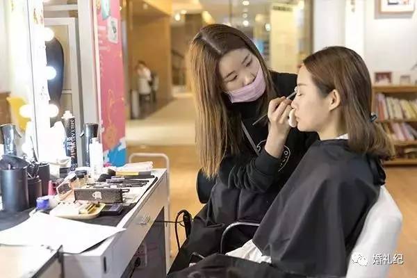 登记照去哪拍比较好看,拍登记照哪家店好