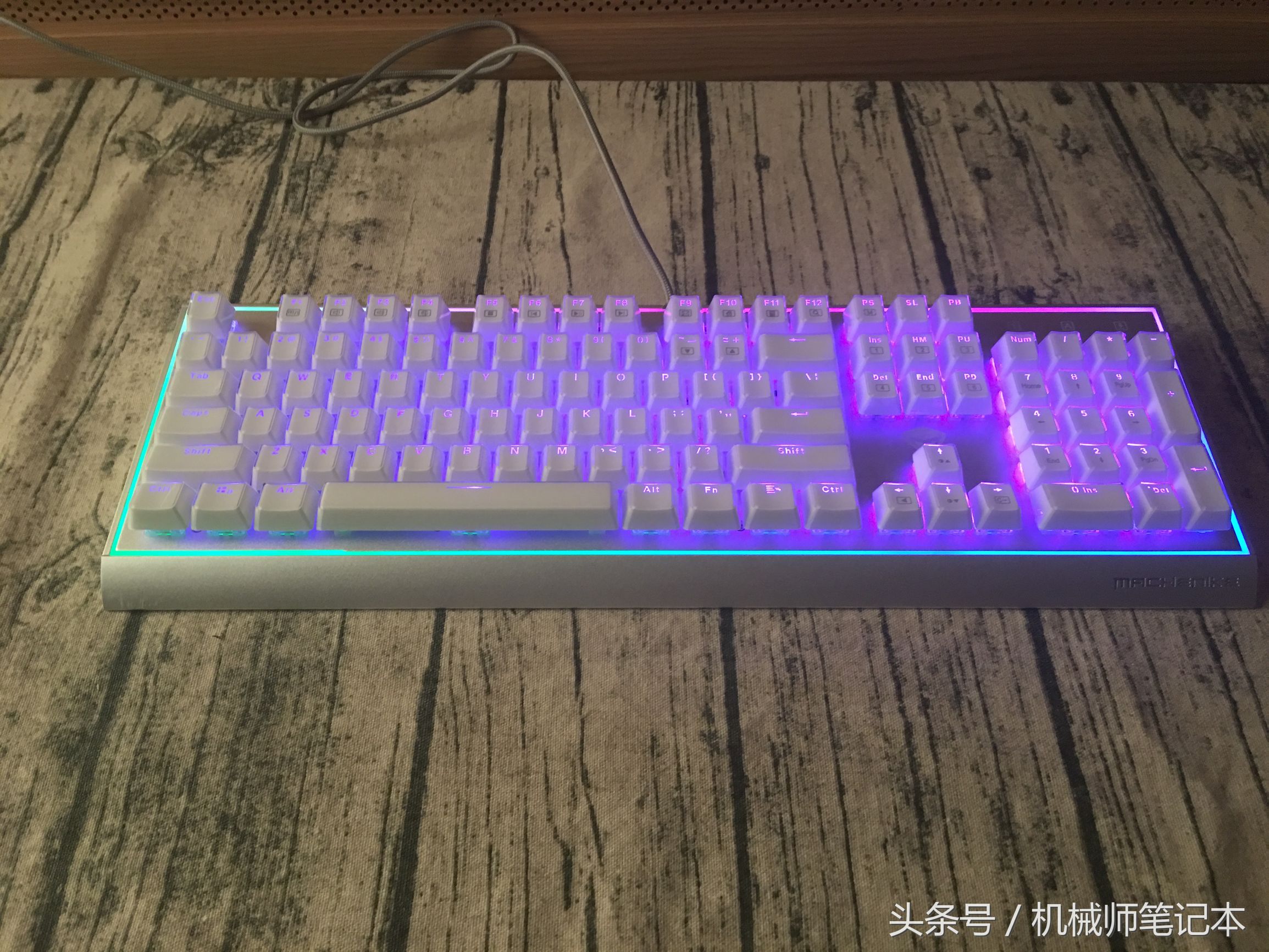 机械键盘白光版测评,cherry机械键盘推荐