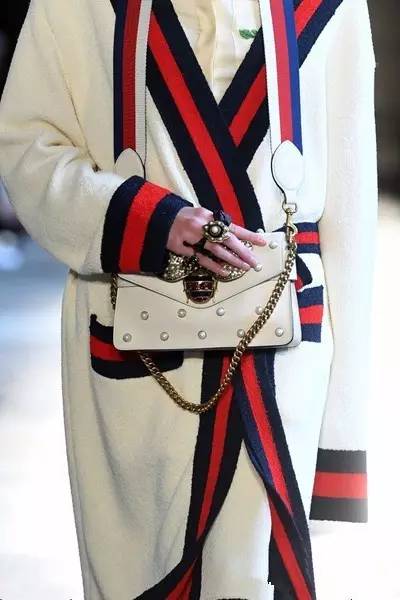 2017蛇与骨的华丽融合!古驰又承包了我下半年的钱包了!