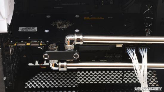 分体式硬管液冷不容错过这款整机纪念永远的金刚狼