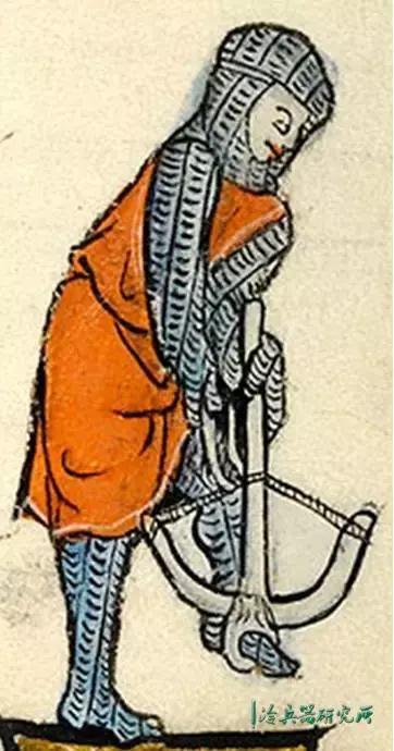 开弩方式在进步，欧洲弩兵为啥还都喜欢背个大盾牌？