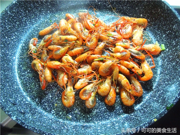 油爆清水河虾,壳肉分离的油爆虾