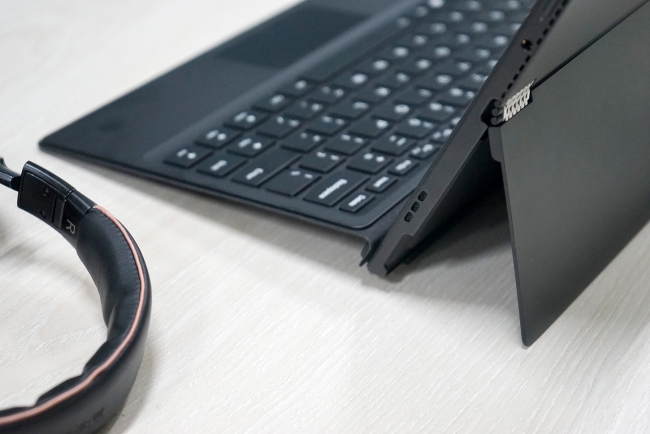 实力派二合一联想MIIX5Plus评测