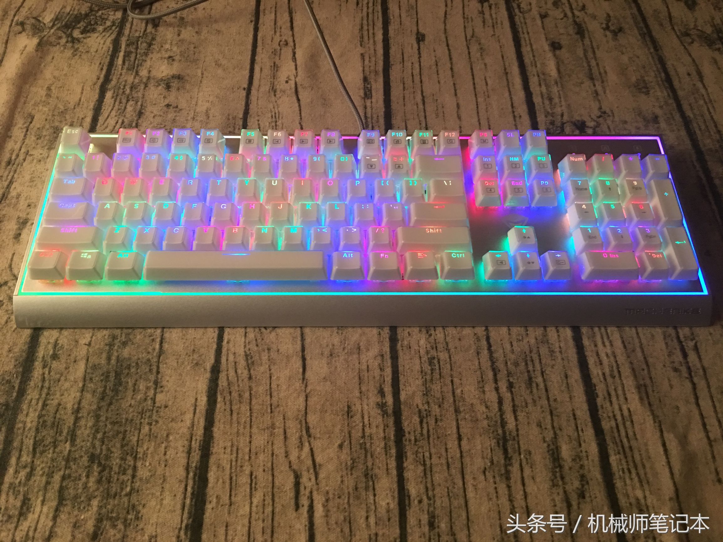 机械键盘白光版测评,cherry机械键盘推荐