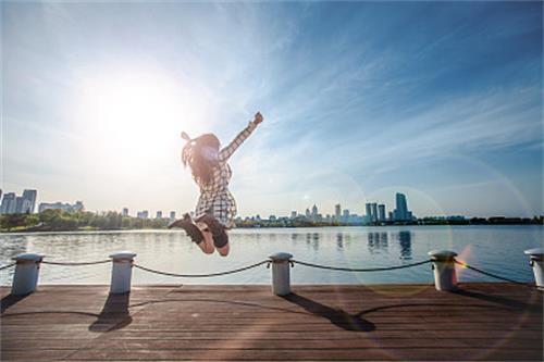 治腰间盘突出什么方法有效,治疗腰间盘突出最佳动作