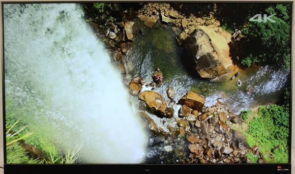 一台电视,一台电视一台投影