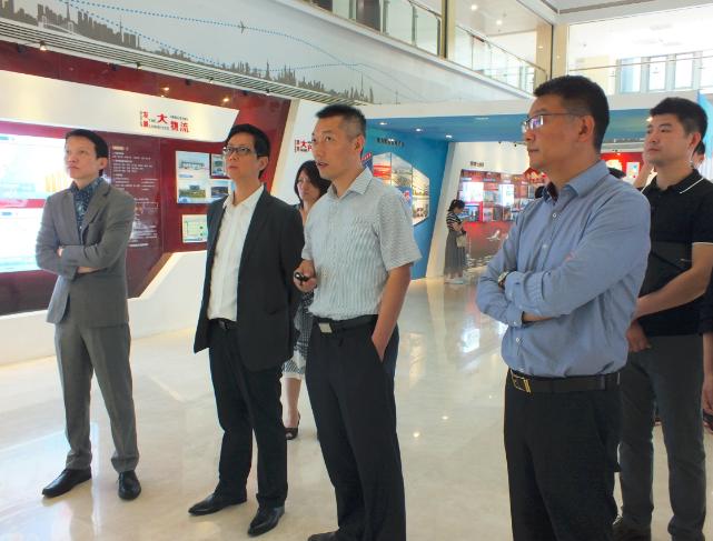 马来西亚“一带一路”总商会郑州综合保税区参观考察进行时