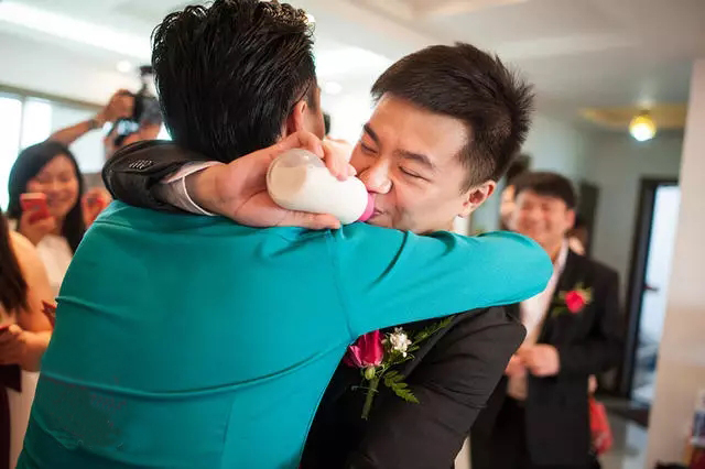 堵门游戏准备几个比较合适,新郎迎娶新娘堵门游戏