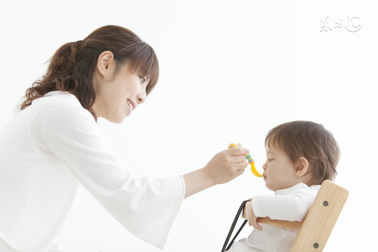 添加辅食时间和顺序,米粉辅食6个月添加蔬菜顺序