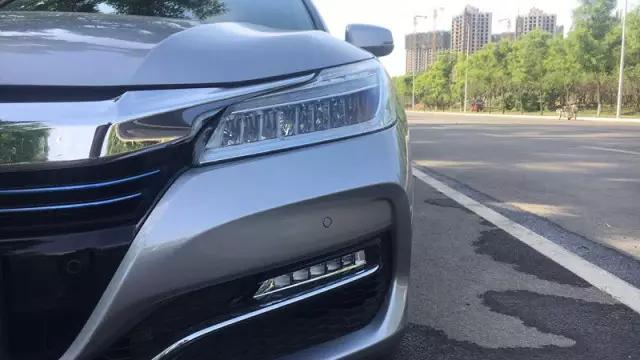 十代雅阁2.0t混动版试驾视频,混动雅阁爆发力