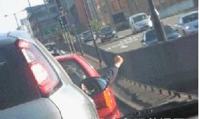 看到这张照片你最先想到的是什么,看到这张照片你最先想到的是谁