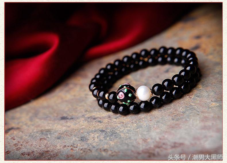 珍珠寓意美丽和纯洁,珍珠象征纯洁高贵