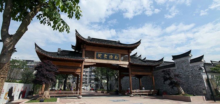 宁波南塘老街介绍,穿越百年的街市