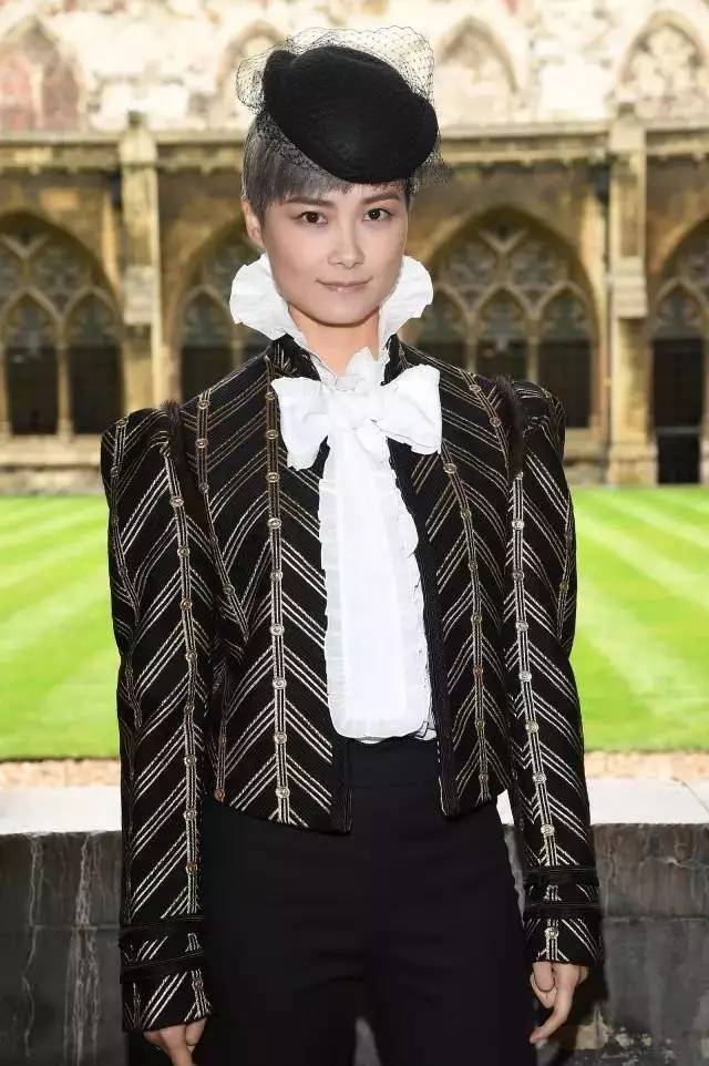 2017蛇与骨的华丽融合!古驰又承包了我下半年的钱包了!