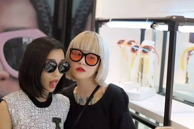夏天必备的时尚墨镜有哪些,ins百搭网红墨镜夏日出游必备墨镜
