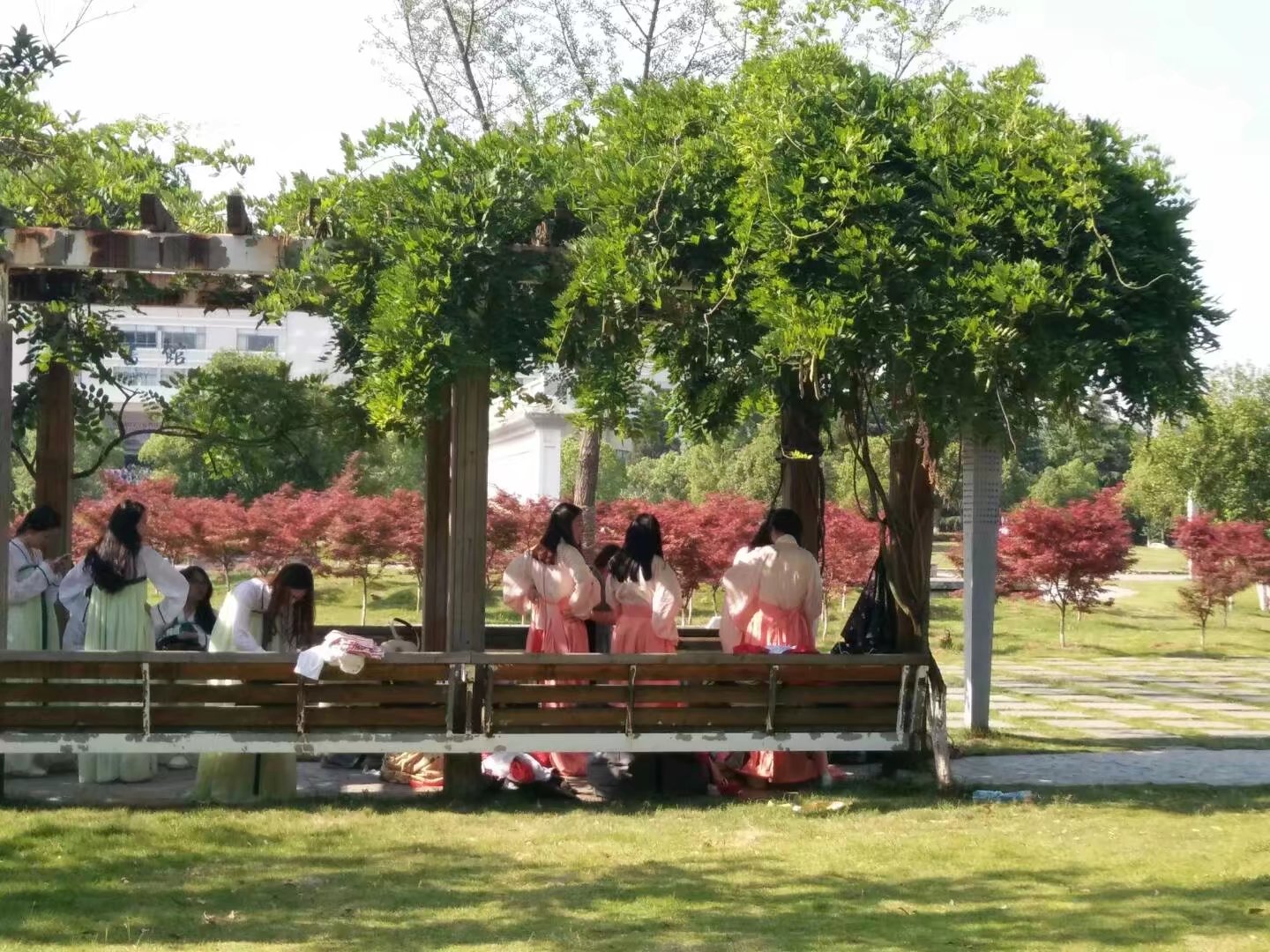 酷暑来袭防暑降温,炎炎夏日酷暑来袭